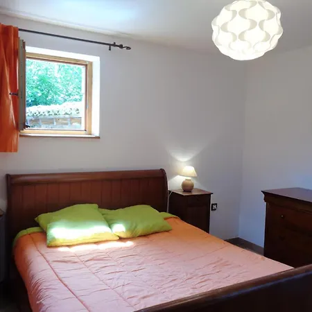 Familial Avec Terrasse Et Animaux Bienvenus - Fr-1-496-145