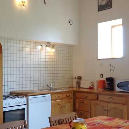 Tatil Evi Familial Avec Terrasse Et Animaux Bienvenus - Fr-1-496-145 Chuyer